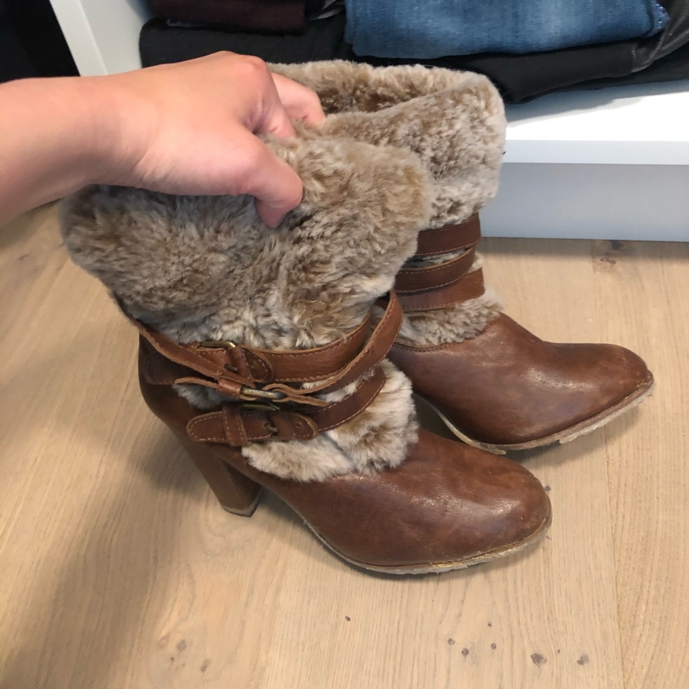 Stuart Weitzman furry boots